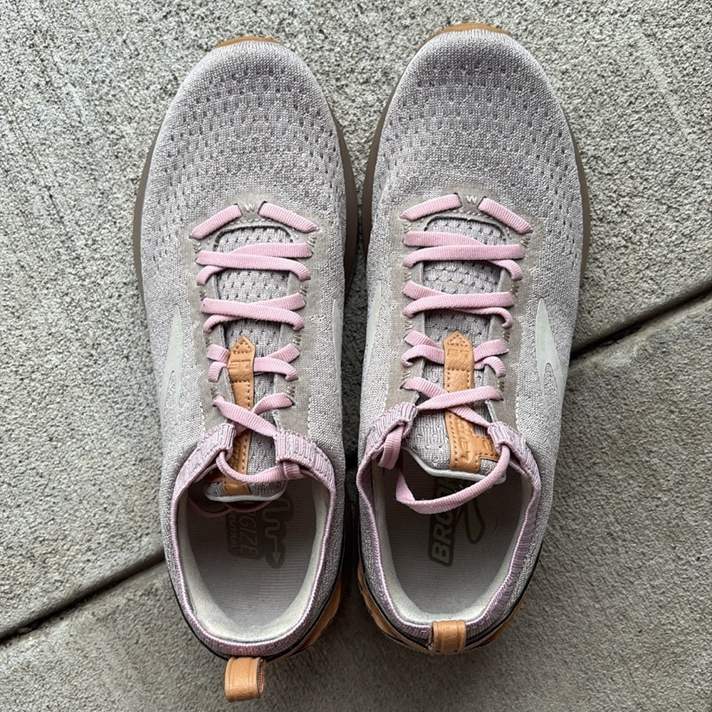 NWOT Brooks Levitate 2 Limited Edition Le Pink Running Shoes size 10 - Picture 4 of 10